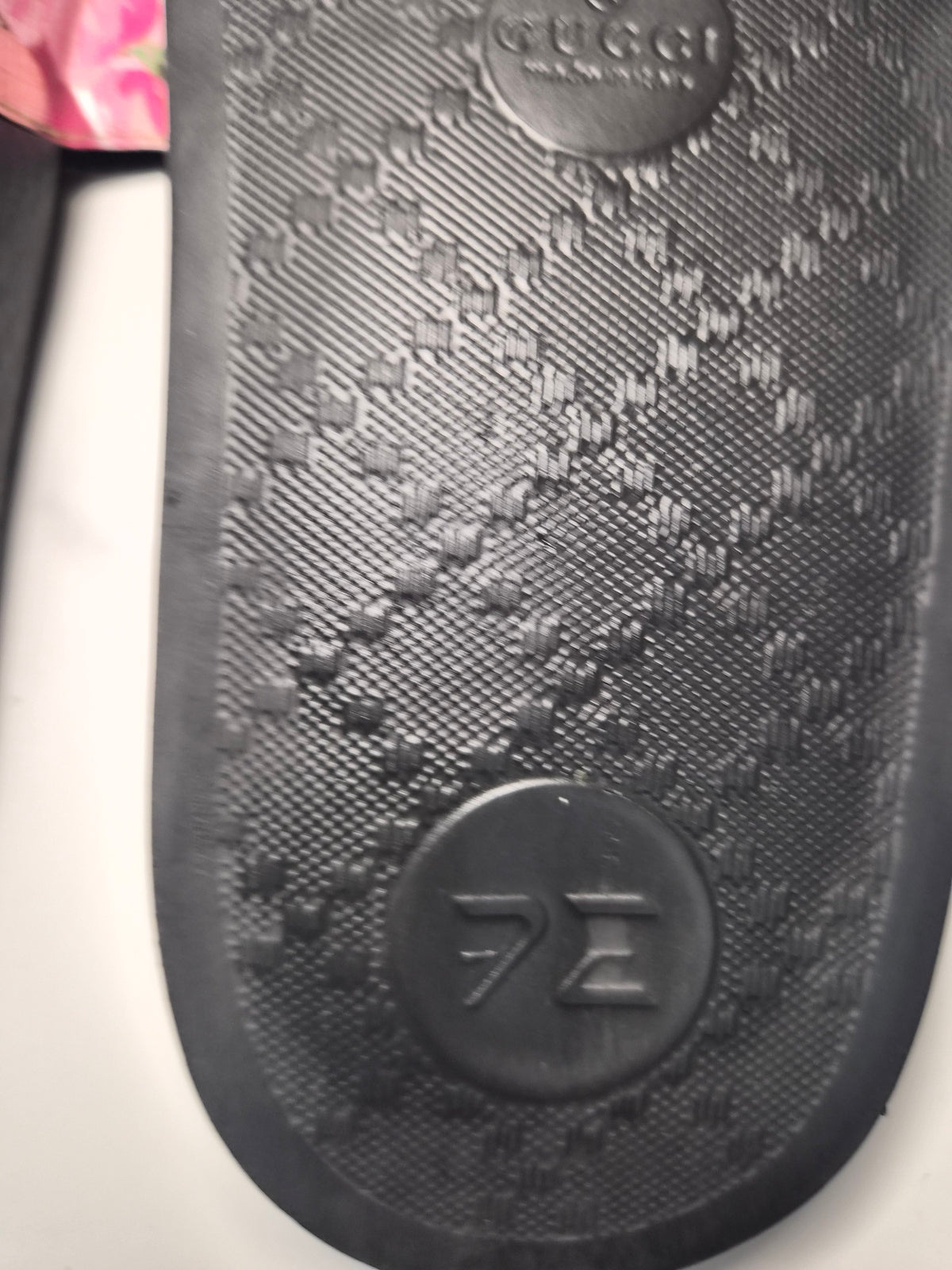 Gucci GG Blooms Supreme Monogram Canvas Pursuit Pool Slide Sandals